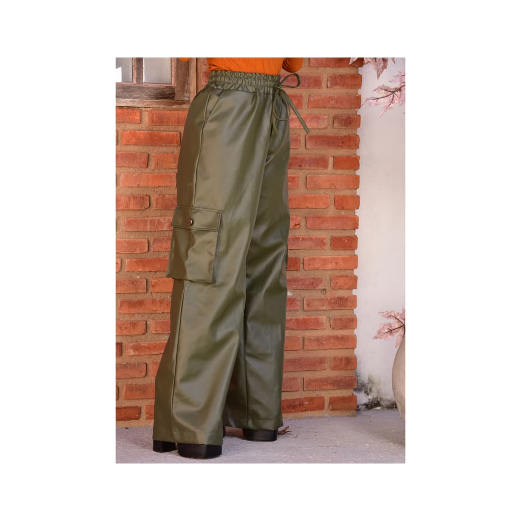 Calça Cargo Feminina Couro Sintético