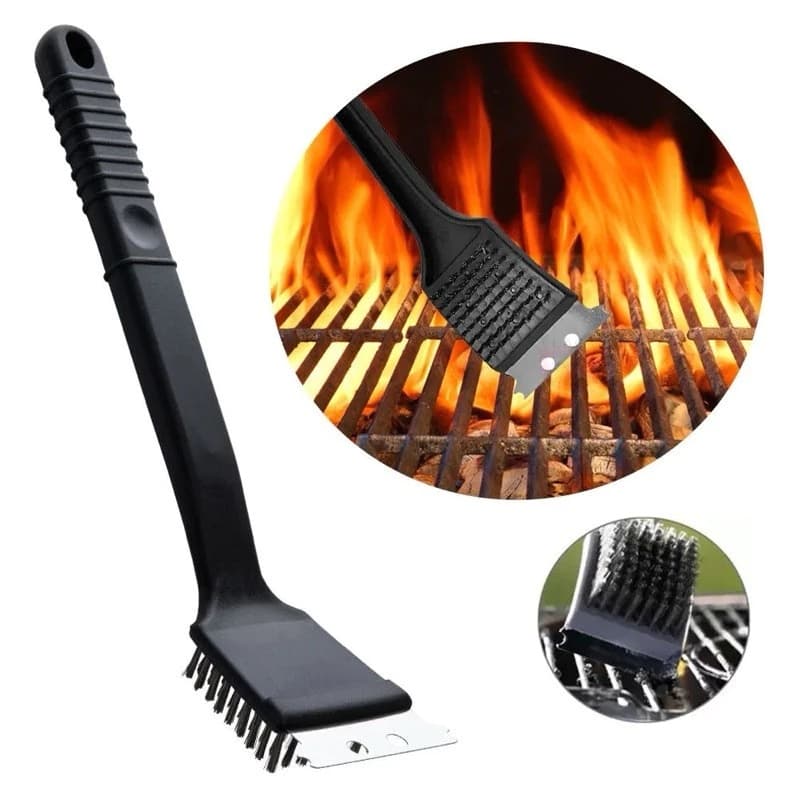 Escova de Churrasqueira com Raspador Limpa Grelha Cabo Longo  Foco principal: