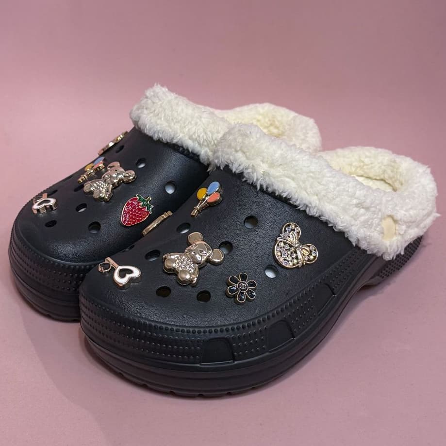 Babuche Chinelo Feminino Inverno Pantufa Leve + Acessórios Botons Pins