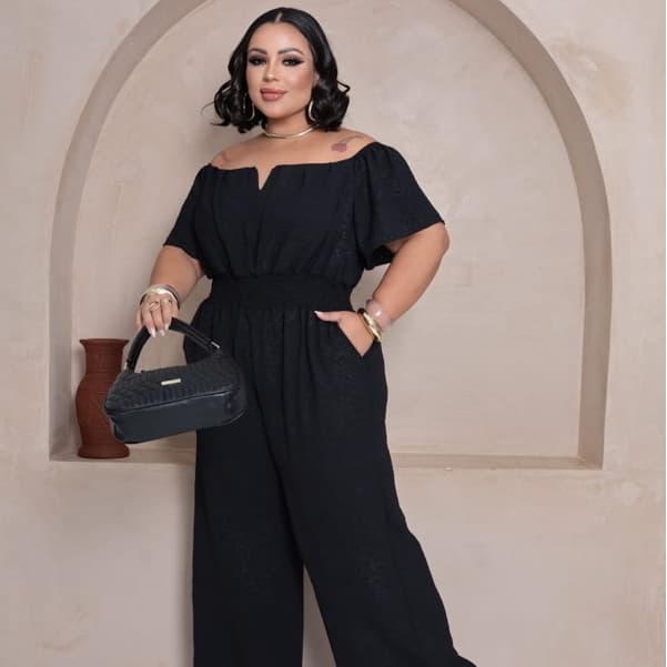 Macacão Pantalona Plus Size Decote V Duna Social