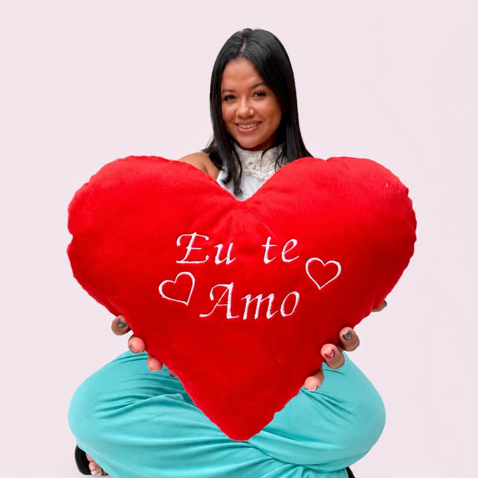 Pelúcia Coração Bordado Eu Te Amo Tamanho 35 Centímetros Decoração para Quarto Cestas Antialérgico Presente