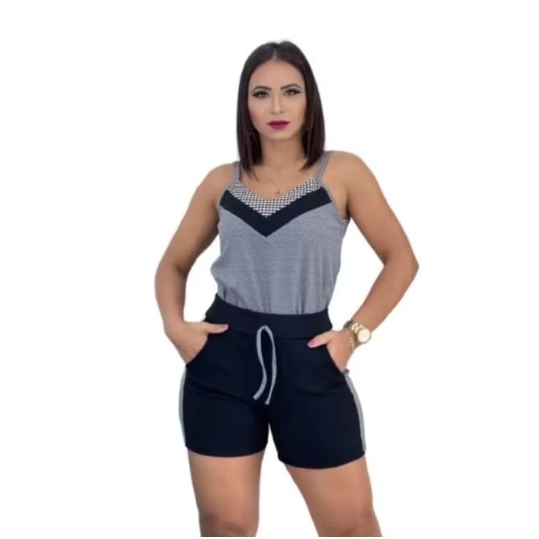 Conjunto feminino com detalhe xadrez na blusa tendência moda de verão.