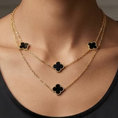 Conjunto de colar e brincos trevo de 4 folhas para valorizar seus looks e do dia a dia ate uma festa mais requintada