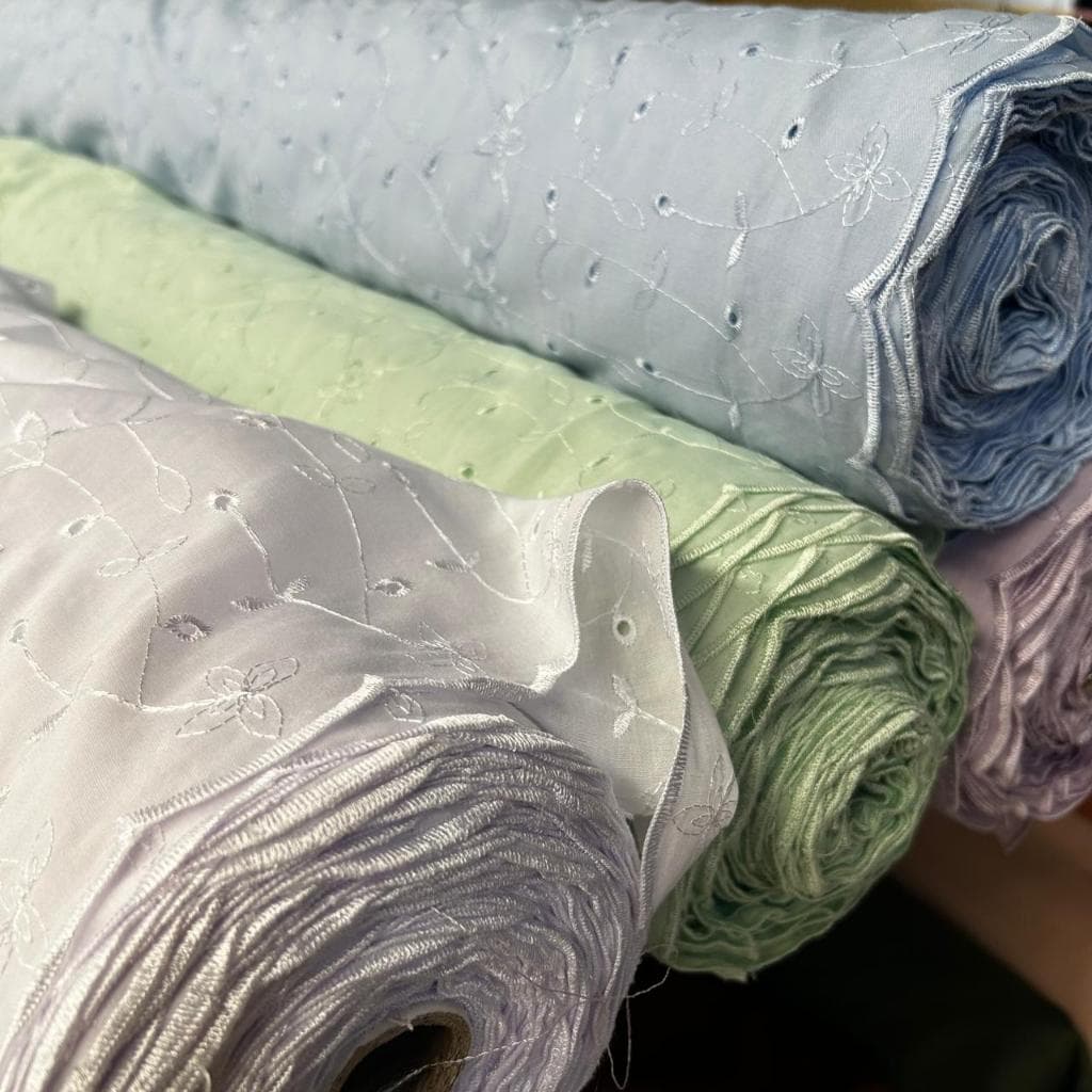 Tecido layse com algodão bordada por metro  -1m x 1.30m - utilizado para decorar acabamentos de fronhas, lençóis,