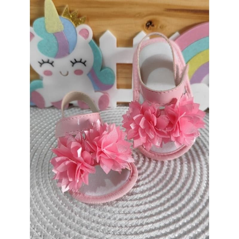 Sandália Bebê Rosa com Flor de Cetim – Delicada, Confortável