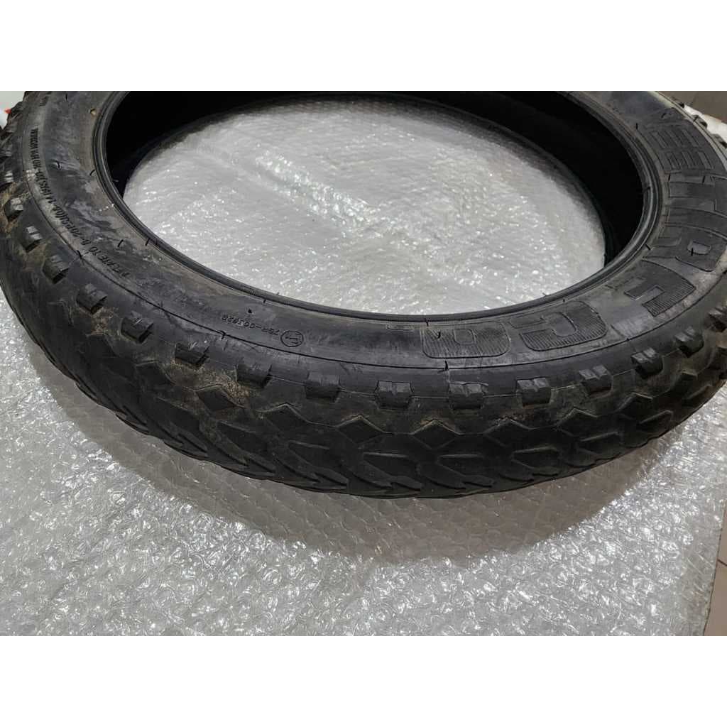 UMA UNIDADE PNEU VEE TIRE ARO 20X4.0 NOVO ORIGINAL  DA MOBYLETTE USADO meia vida