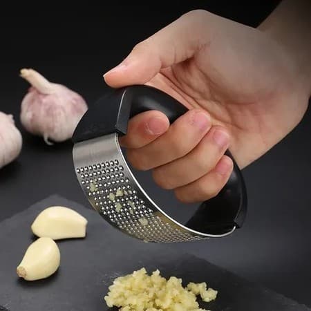 Espremedor Amassador Triturador de Alho em Aço Inox Com Cabo ABS Anatômico