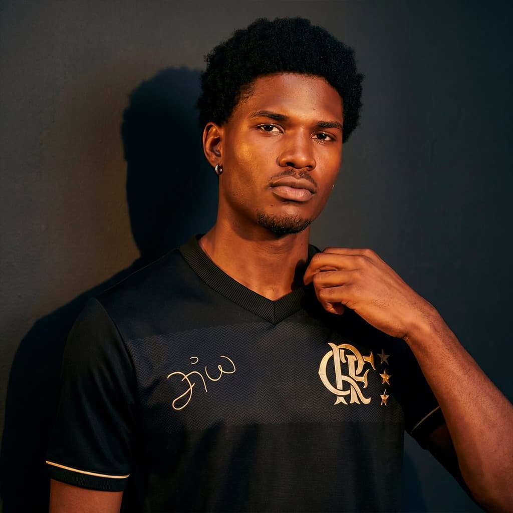 Camisa Flamengo Zico 1981 Preto e Ouro Retrô Masculina Oficial