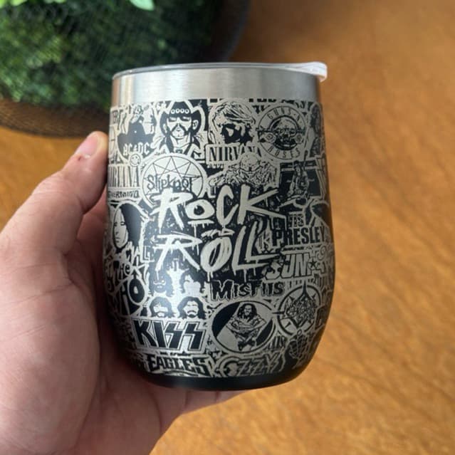 Copo Térmico Cuia Personalizado 360° – Tema Rock & Roll | Gravação a Laser Premium em Aço Inox 350ml | Com tampa