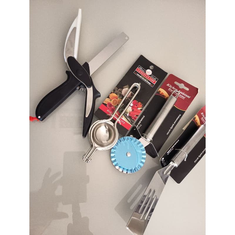 Utensílios inox Kit: tesoura culinária + cortador de pizza + espátula + espremedor