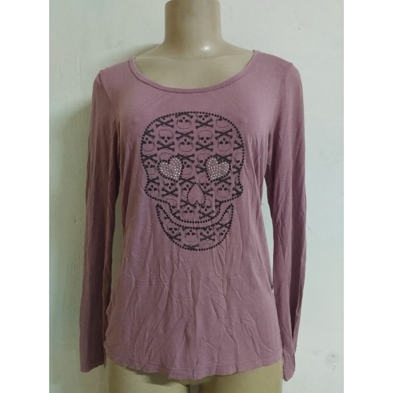 Blusa manga longa feminina, blusa caveira, gótica, veste 42/44.