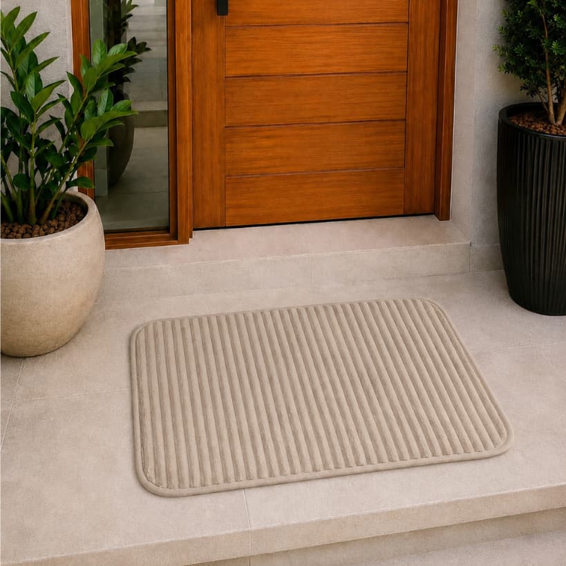 Tapete de Porta Quarto Banheiro Soft Premium 45x65cm  Antiderrapante Alta Absorção Secagem Rápida