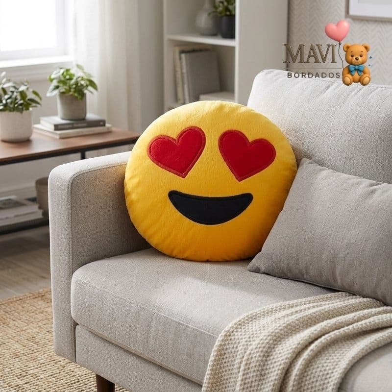Pelúcia Bordada Emoji Coração