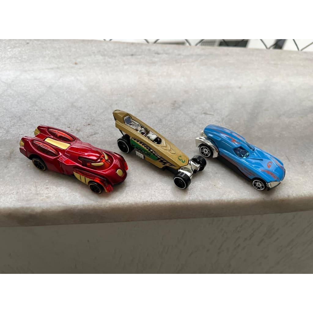 carro Homem de Ferro Gavião Negro e Aquaman azul carrinhos de metal 1/64