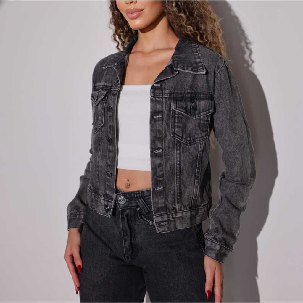 Jaqueta Jeans Grafite Feminina com Lavagem Premium e Botões Frontais