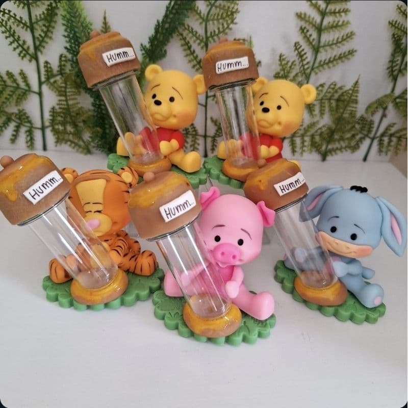Tubetes Turma do Pooh em Biscuit para festa infantil