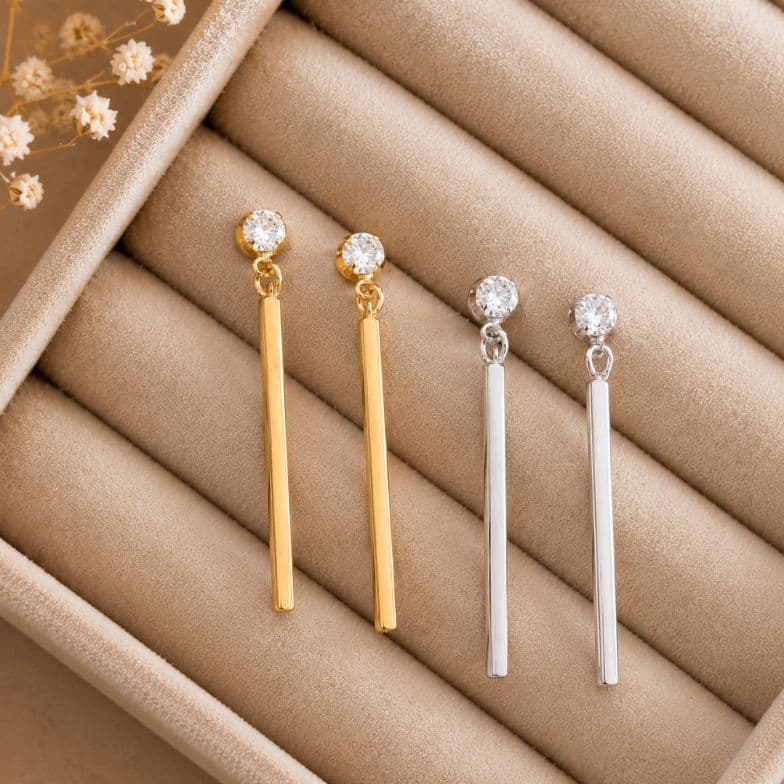Brinco Longo Minimalista com Zircônia – Banho Ouro 18k ou Prata 925 | Elegante e Sofisticado