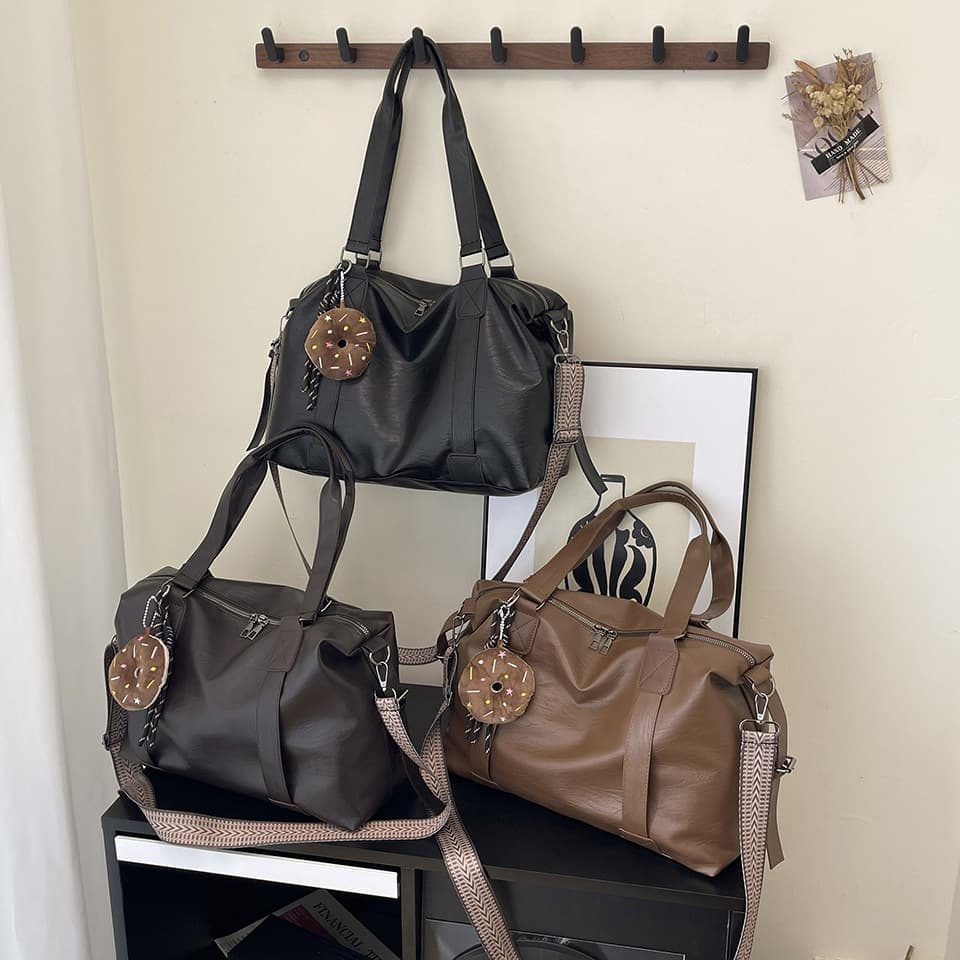 Bolsa Tote Feminina Grande Capacidade Vintage Casual Ombro e Axila Com Pingente Bolsa de Viagem e Trabalho