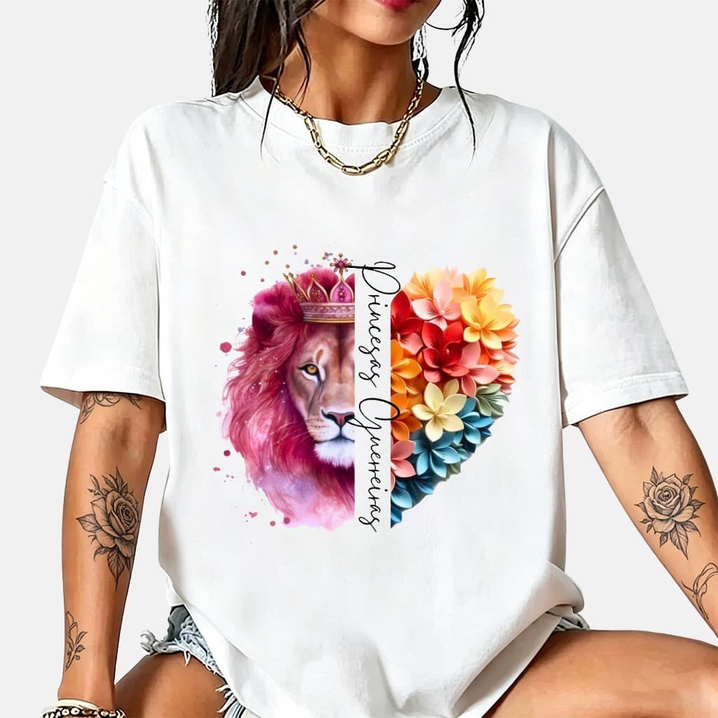 Camiseta Estampada Feminina Leão com Coroa e Flores Princesas Guerreiras 100% Algodão Oversized Plus Size