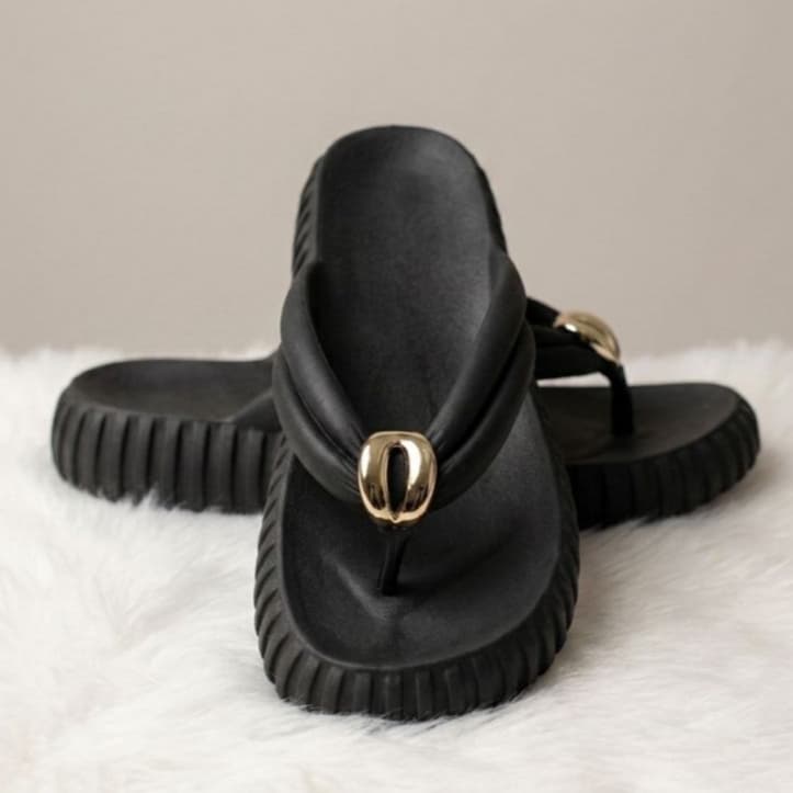 Chinelo Plataforma Feminino Confortável Sandália Leve Casual Antiderrapante com Detalhe Dourado