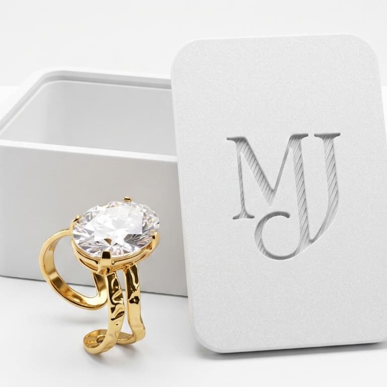 Anel Solitário Regulável Martelado Exclusivo Virginia de Aço Banhado Ouro PVD + CAIXINHA EXCLUSIVA PERSONALIZADA