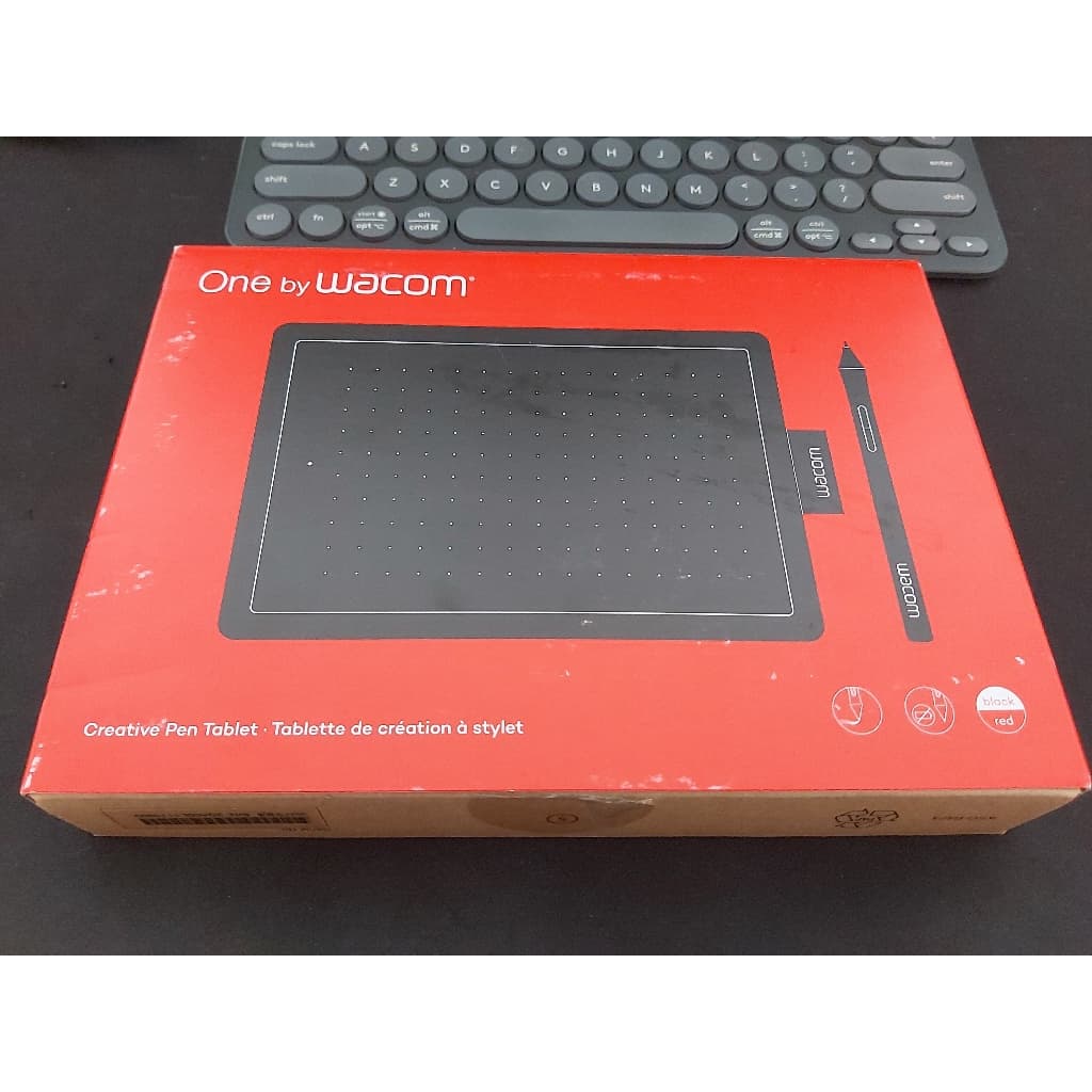 Mesa Digitalizadora One By Wacom CTL472, Pequena, Pen LP-190K, Preto e Vermelho