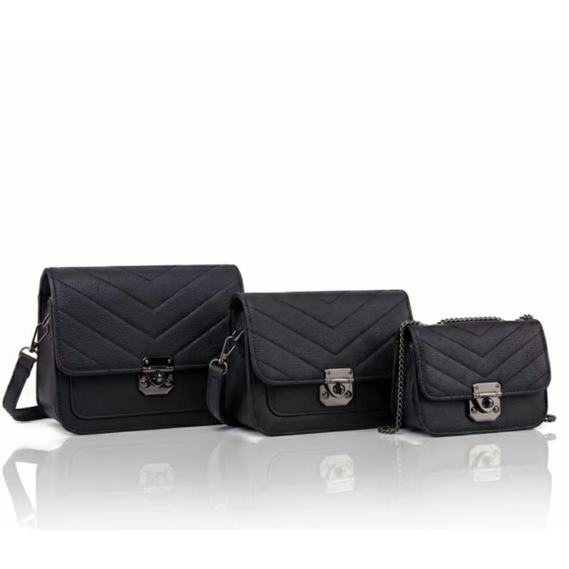 Kit Bolsa Feminina Preta / Conjunto com 3 bolsas alça transversal em matelassê e fecho metálico