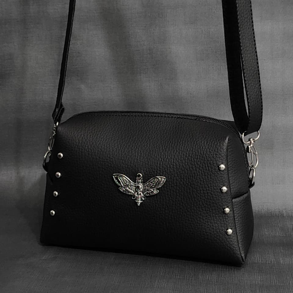 Bolsa Tiracolo Mariposa Caveira Estilo Gótica Dark com Spikes
