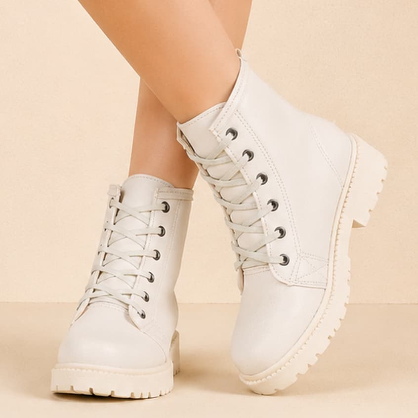 Coturno Feminino Bota Tratorada Infantil  Cano Curto Confortavel Resistente Macia La Requinte