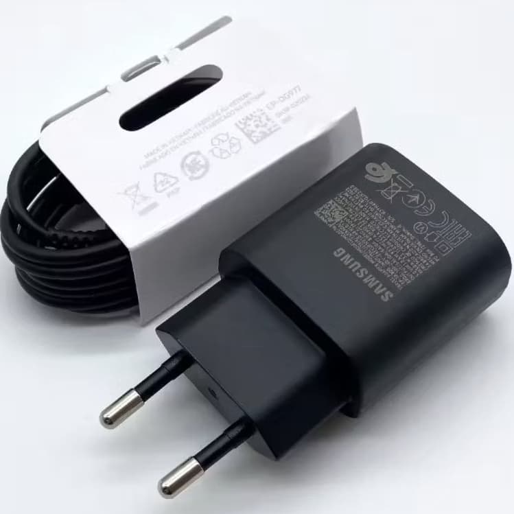 Carregador Original Samsung Ultra Rápido de 25W (Modelo EP-TA800) Acompanhado De Seu Cabo Criginal USB-C Para USB-C.