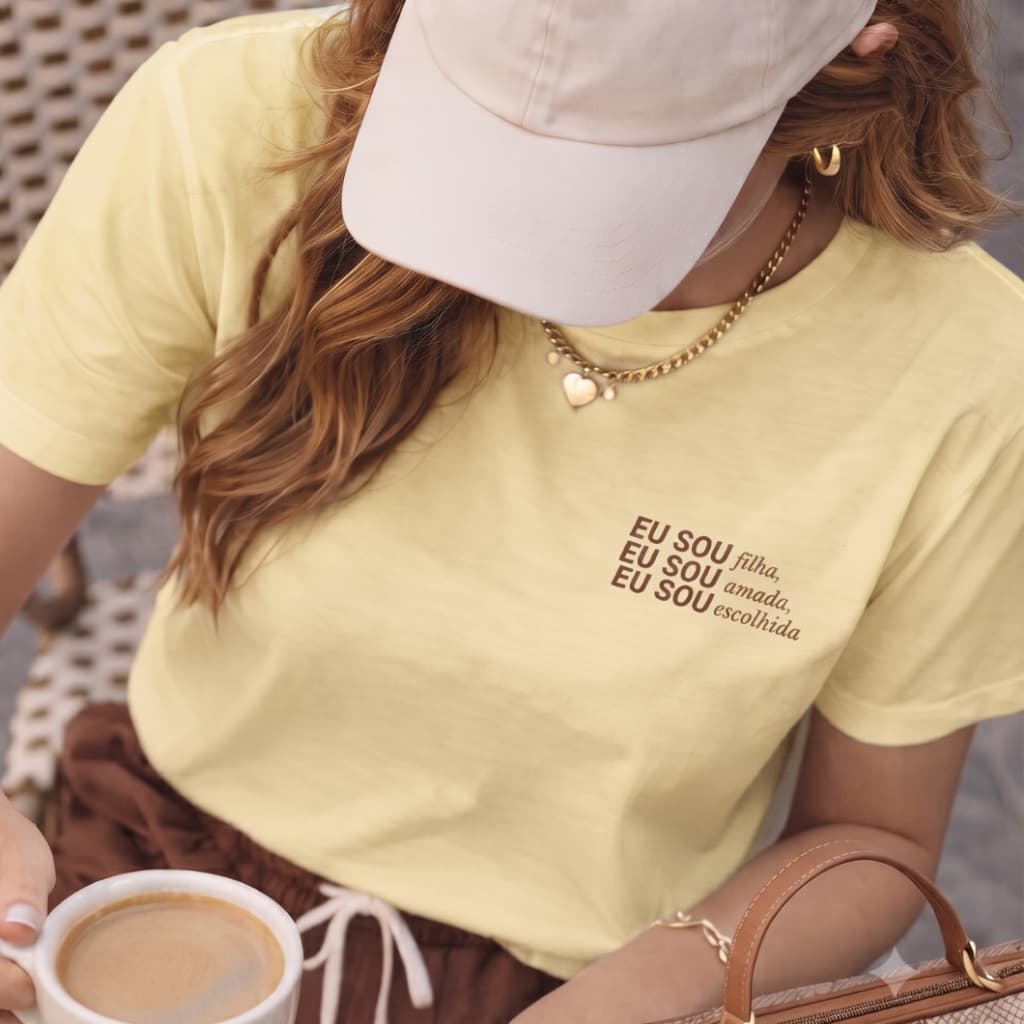 Camiseta Feminina  "Eu Sou Amada," algodão
