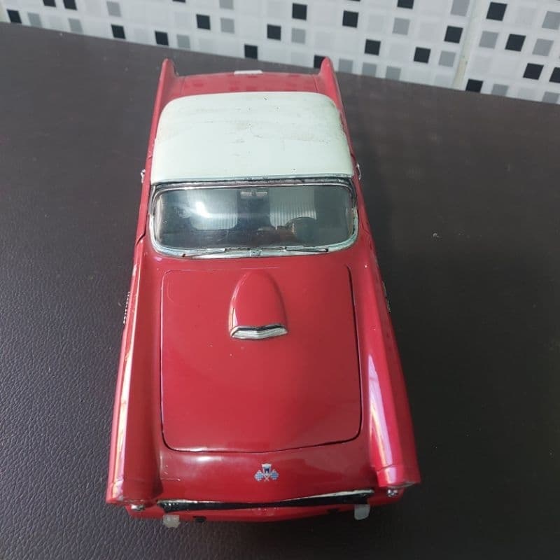 sucata Thunderbird road touch escala 1/18