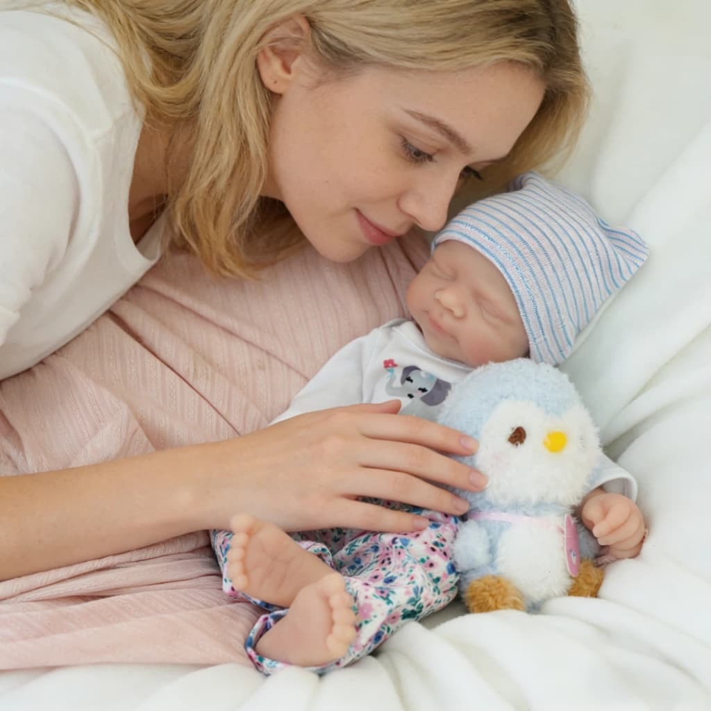 Bebê Reborn Silicone Solido 35cm Menina com Olhos Fechados Pele Suave com Acessórios
