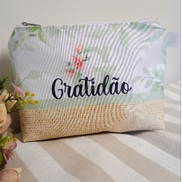 NECESSÁRIE TRAPÉZIO PERSONALIZADA COM NOME E TEMA, LEMBRANCINHA E PRESENTE MADRINHA CASAMENTO