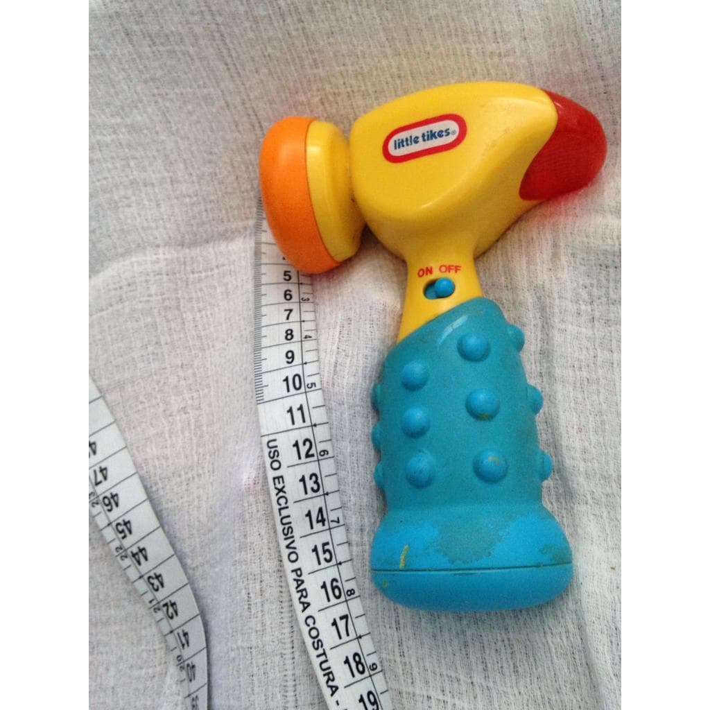 LITTLE TIKES SOM MARTELO INFANTIL BEBE CABO EMBORRACHADO LIMPAR