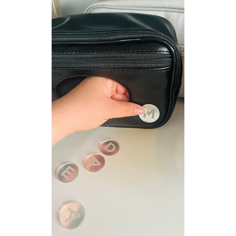 Necessarie porta lenço umedecido elegante,pomada e fraldas impermeáveis pronto para uso do seu bebê no dia a dia.