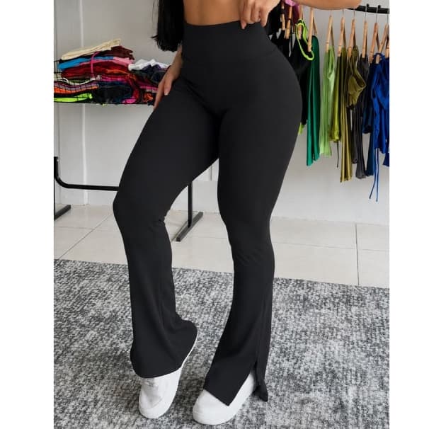 Calça Flare  Feminina  ACADEMIA em Suplex Cintura Alta yoga e ginastica fitness academia