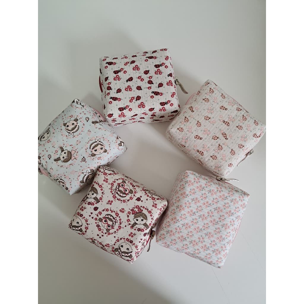 Mini Necessaire Box, Porta Absorvente, Porta carregador e fones de ouvido, Porta treco