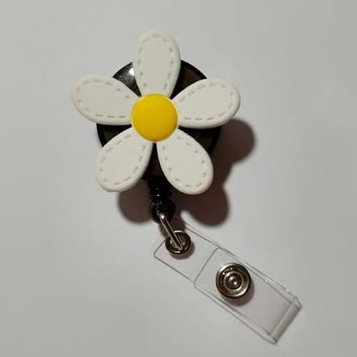 Porta Crachá Flor Margarida | Porta Crachá Roller Personalizado |