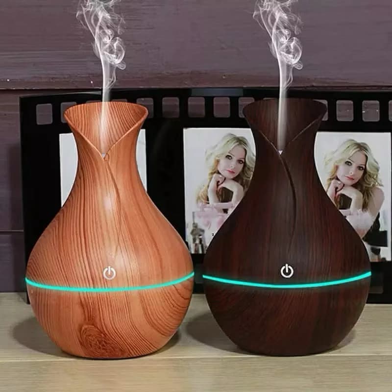 Umidificador Aromatizador Silencioso com LED - Design de Vaso de Madeira