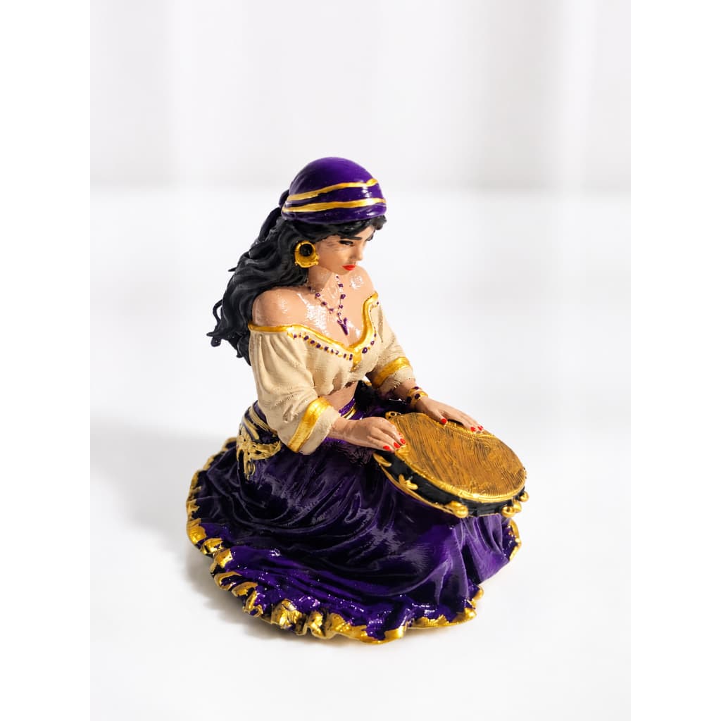 Cigana com Pandeiro Roxa – Peça Decorativa 12 cm