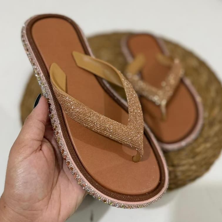 Chinelo feminino HAVAI STRASS Todas as Estações 2026