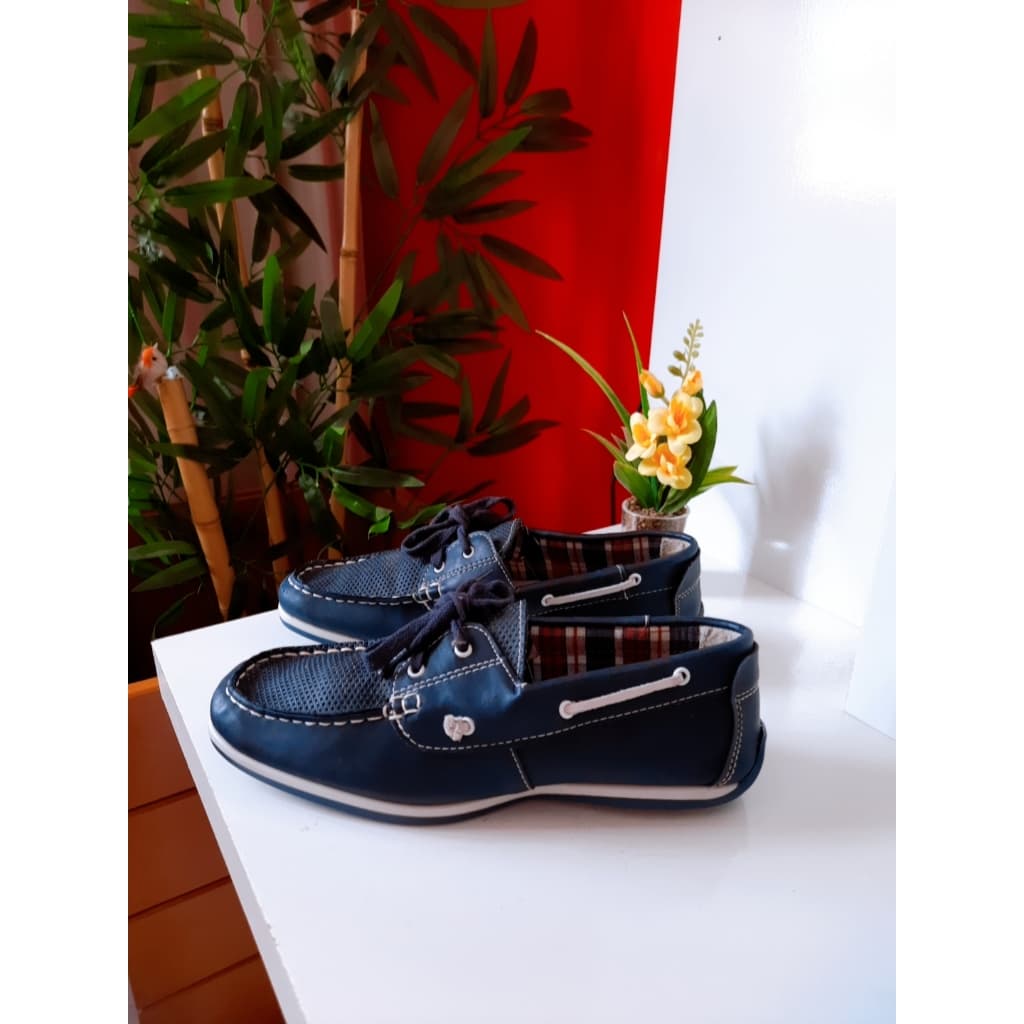sapato mocassins azul marinho com branco mad way