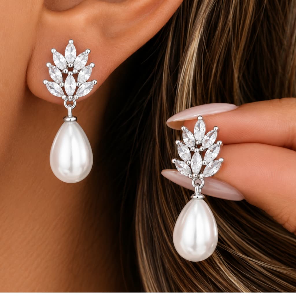 Brinco de Noiva com Pérola Gota e Cristais Prateado Elegante para Casamento