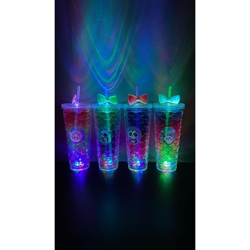 Copo Sereia Escama de Peixe com LED 750ml Glitter Degradê com Canudo e Laço Copo Luminoso AK-7511