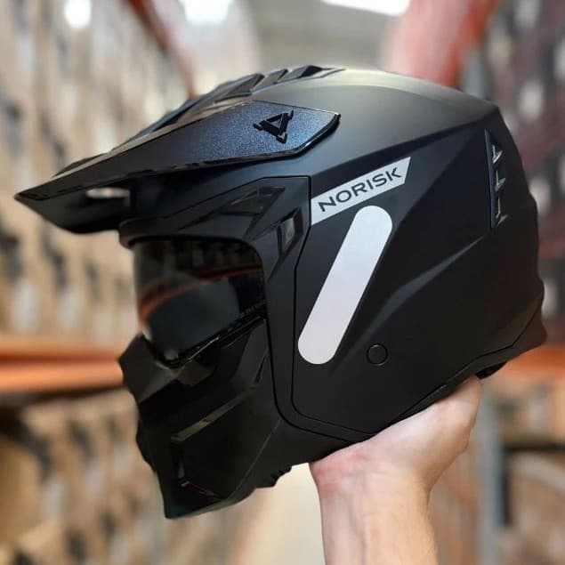 Capacete Norisk Darth II Aberto Fechado Masculino Feminino 2 Viseiras Cristal e Fume 4 Em 1