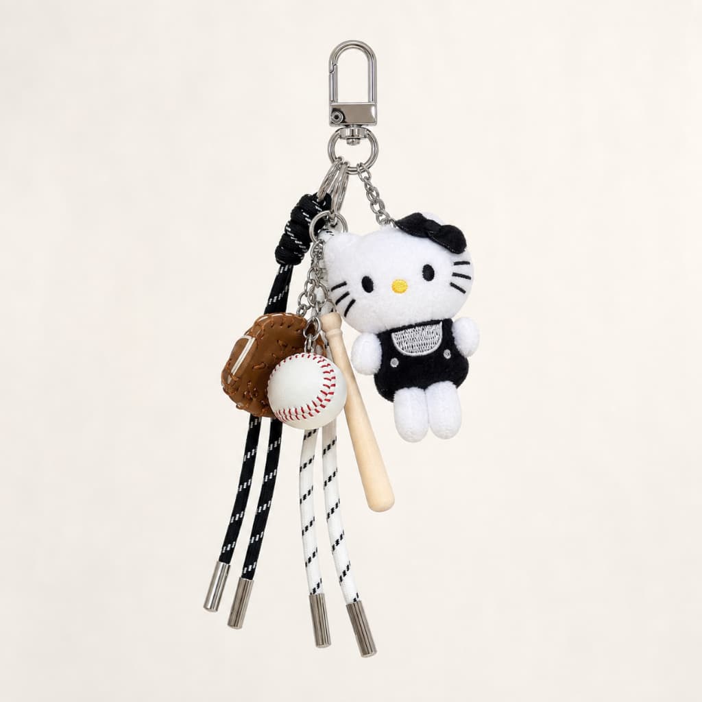 Chaveiro de Pelúcia Estilo Personagem com Mini Taco, Bola e Luva de Beisebol, Mosquetão e Alça para Bolsa