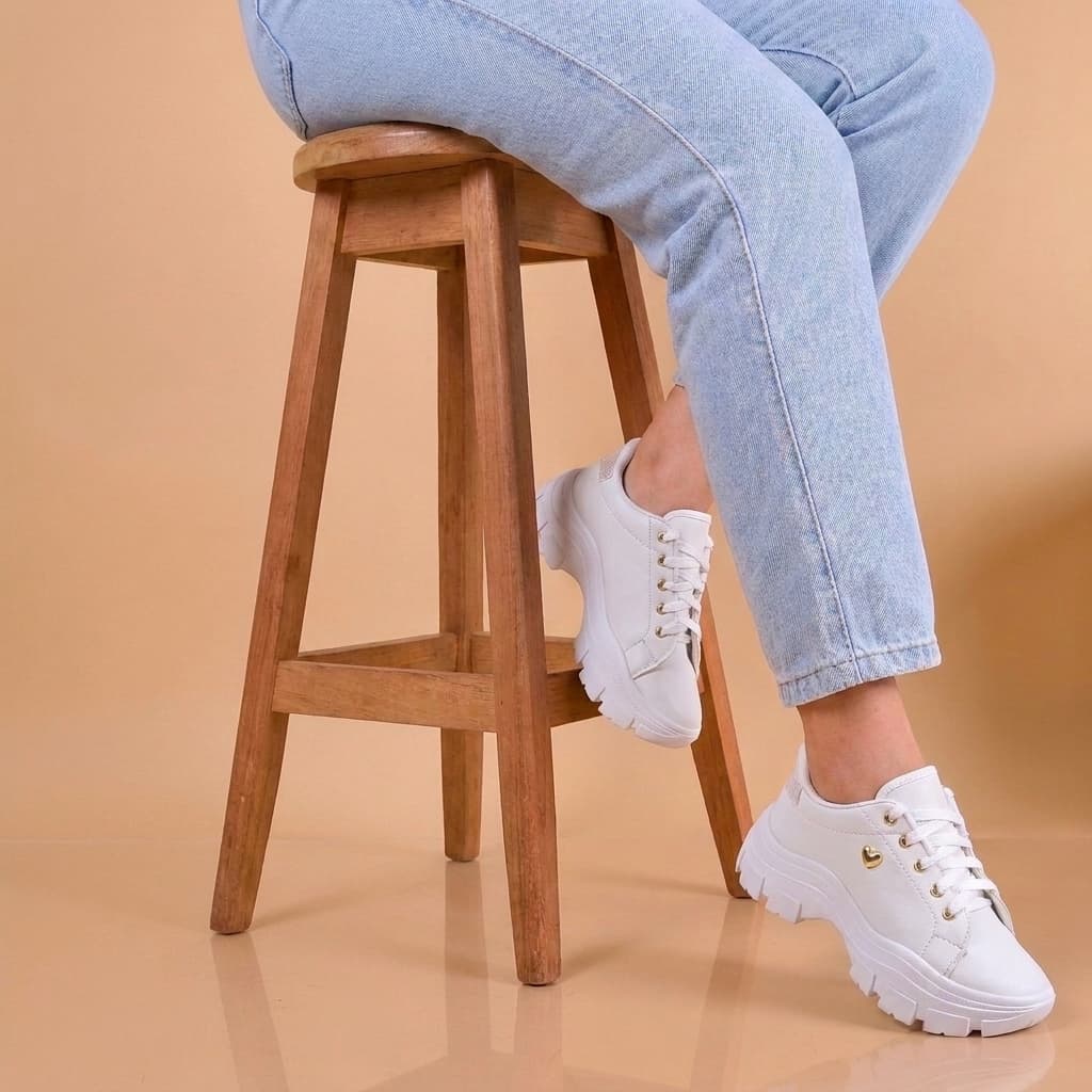 Tênis Casual Feminino Sola Alta Conforto Leve e Super Macio Dia a Dia Estilo Coração