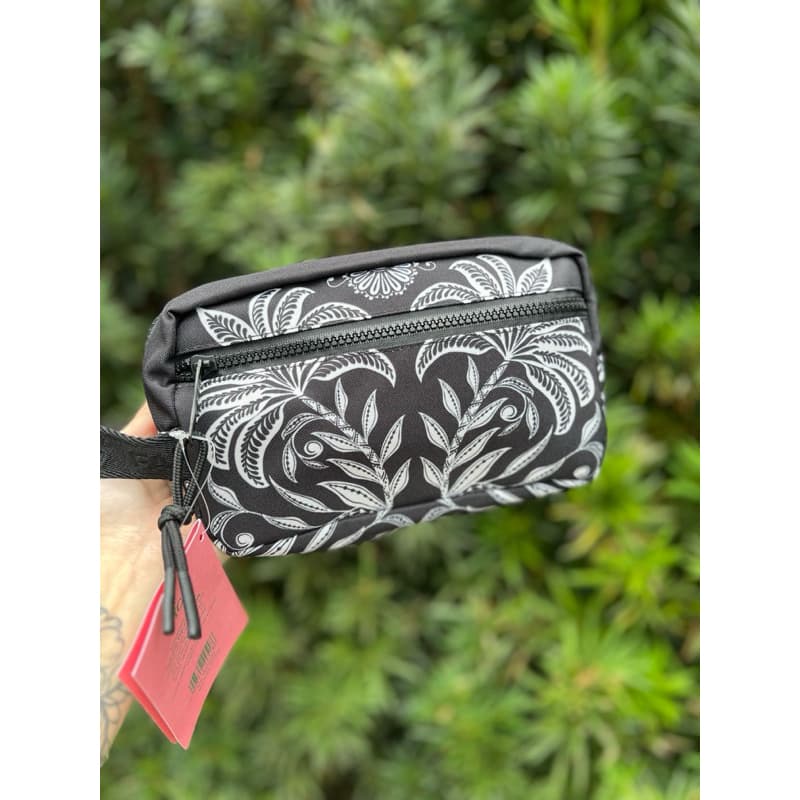 Necessaire Farm Amo Coqueiro Sereno