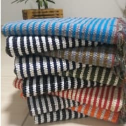 Kit Atacado Tapete Zebrinha Artesanal | 25, 35, 50 ou 100 Unidades | Porta, Banheiro e Cozinha